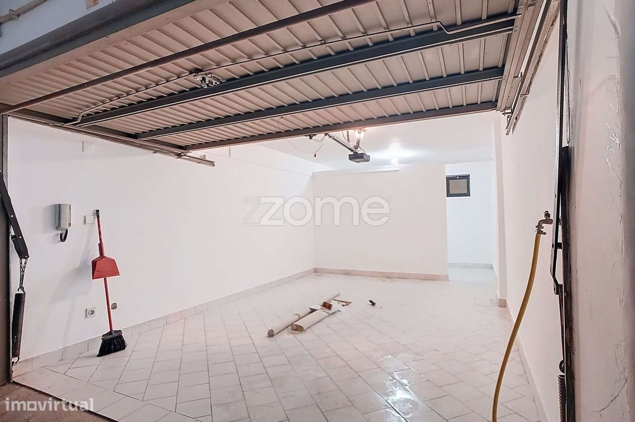 Apartamento T2 Premium com Terraço no Vale das Flores-42