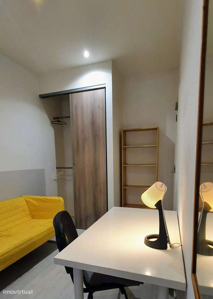 Quarto - localizado em Baixa Coimbra - Grande imagem: 4/13