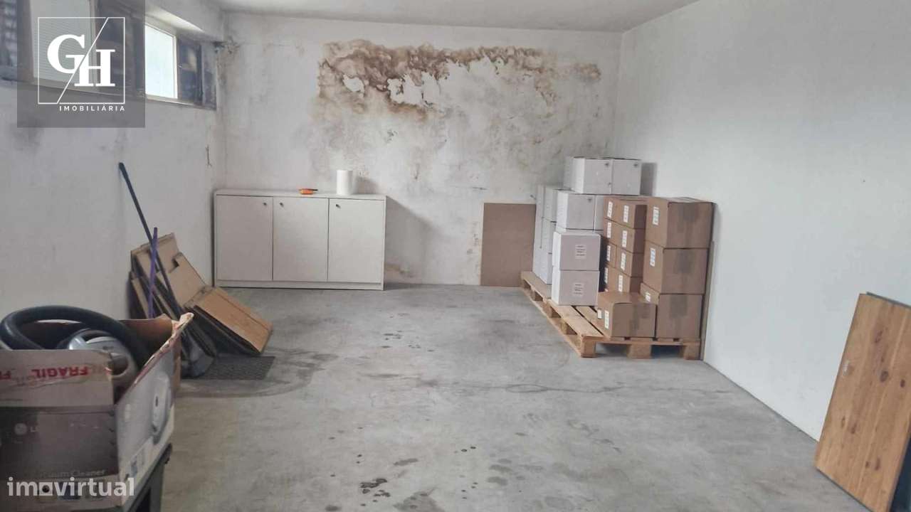 Apartamento T4 no Vinhal, com garagem fechada e vistas desafogadas-14
