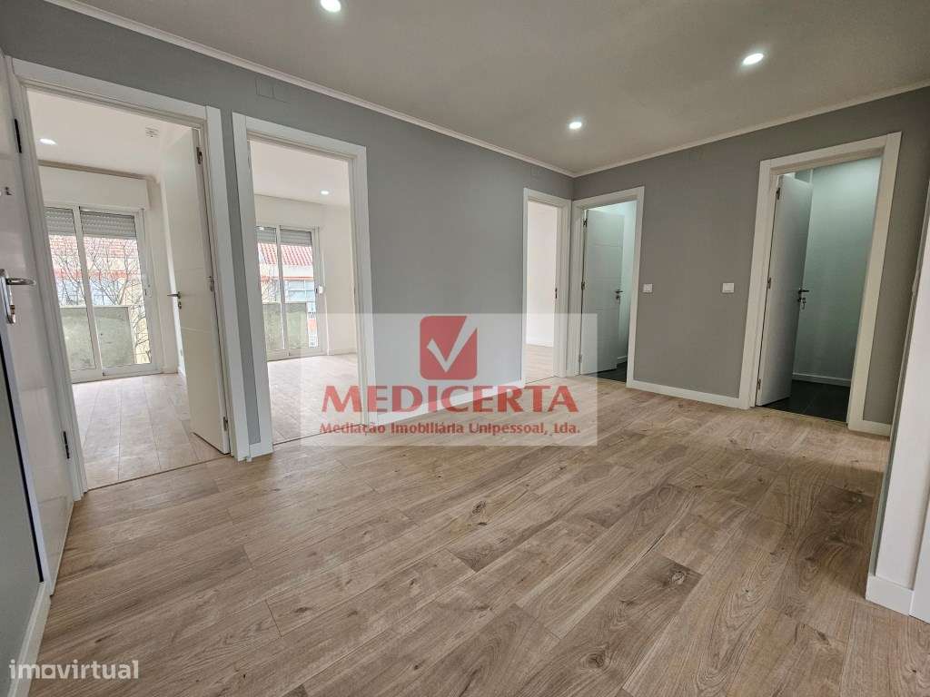 Amadora- Damaia-Cima T4 (104m2) Totalmente remodelado-7