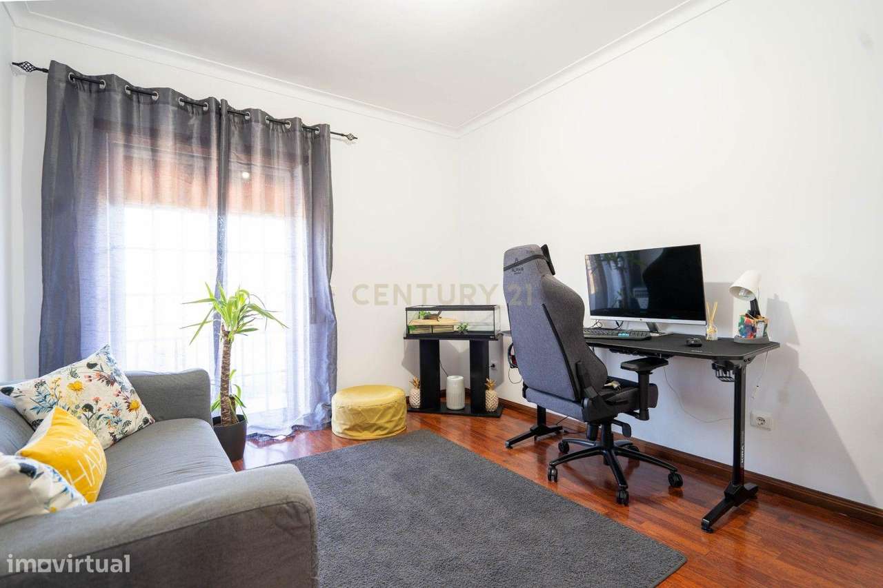 Apartamento T3 - Duplex - C/ garagem-23