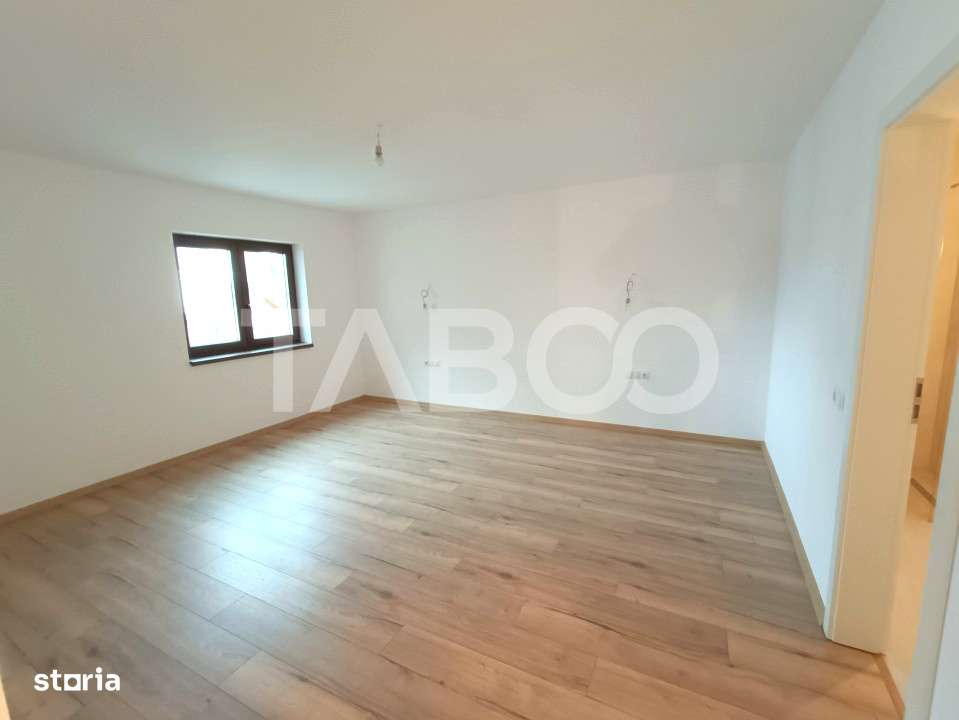 Casa 10 camere 390 mp utili - pe strada Calea Poplacii din Sibiu - Imagine principală: 3/19