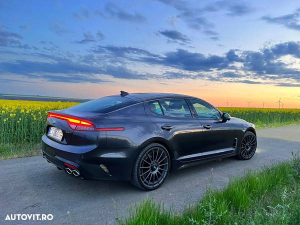 Kia Stinger 3.3 T-GDI 8AT AWD GT - 22