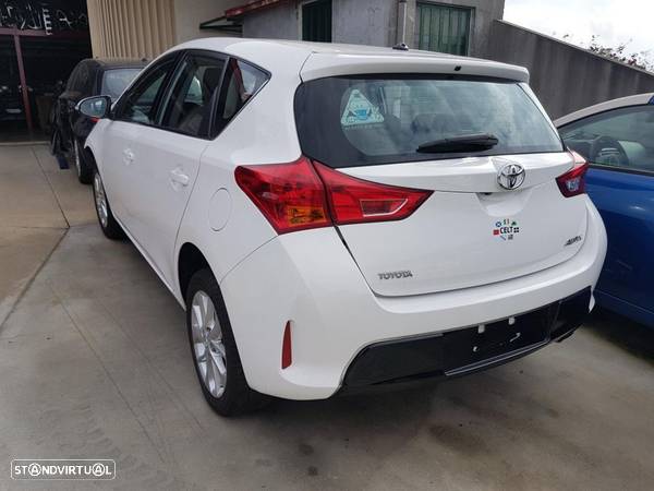 Toyota Auris 2015 para peças - 1