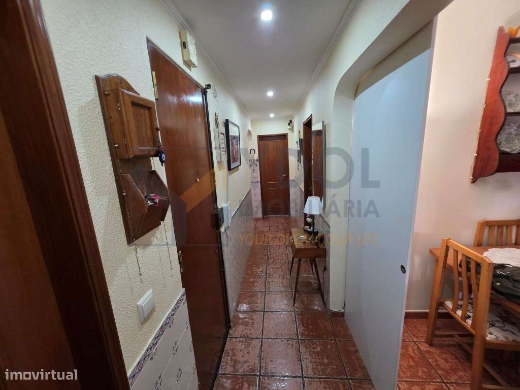 Apartamento T2 com Varandas a 5 Minutos da Estação - Queluz-10