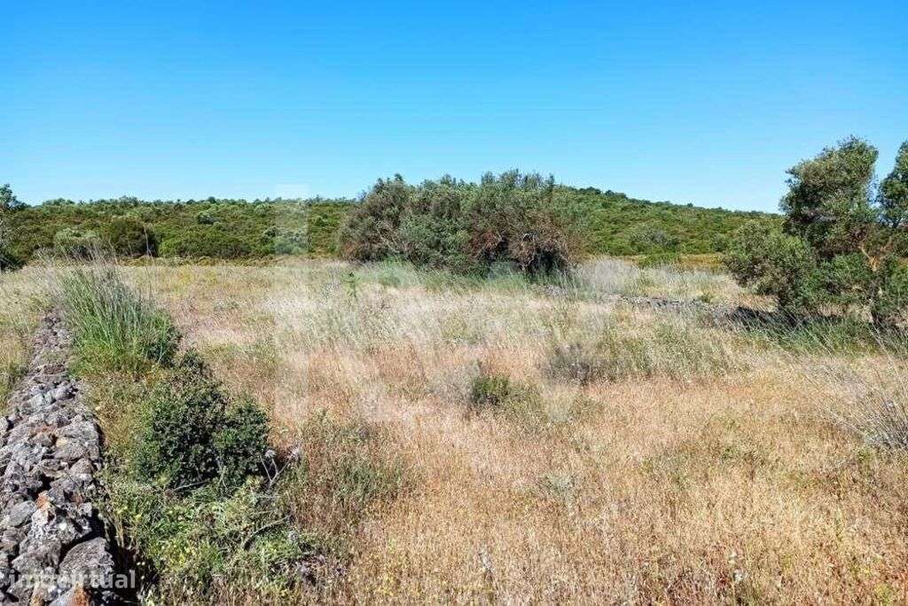 Terreno na freguesia de S. Sebastião/ Loulé, junto a zona industrial - Grande imagem: 2/9