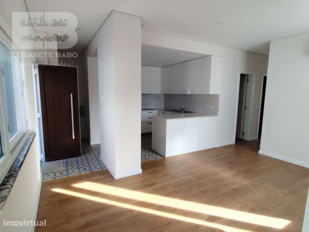 Fantástico apartamento T2+1 no Centro do Montijo-0