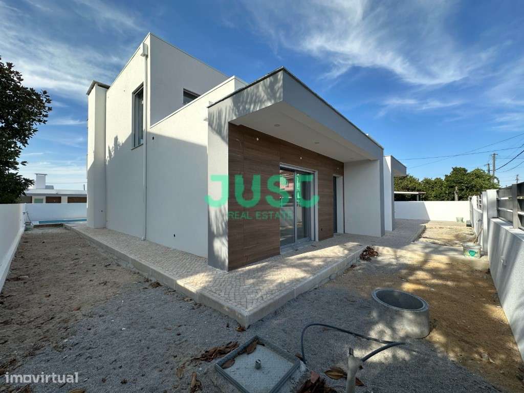 Moradia isolada, T4 com piscina e garagem em Azeitão. - Grande imagem: 4/38