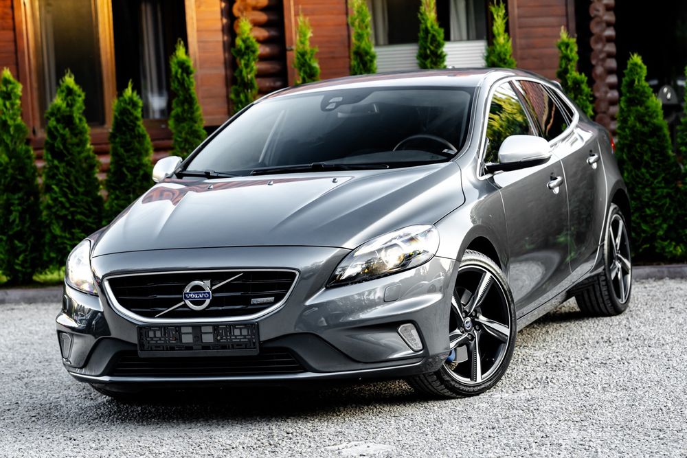 Volvo V40 II D4 Geartronic R Design 2013