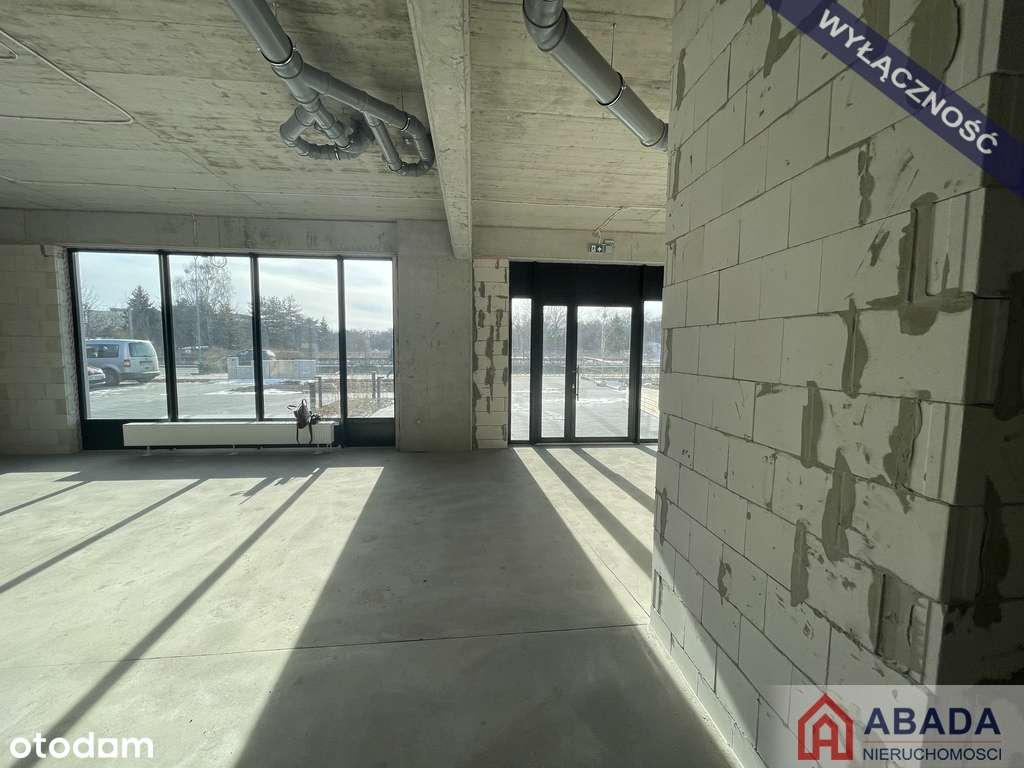 Narożny lokal, wielkie witryny, 2xparking-9