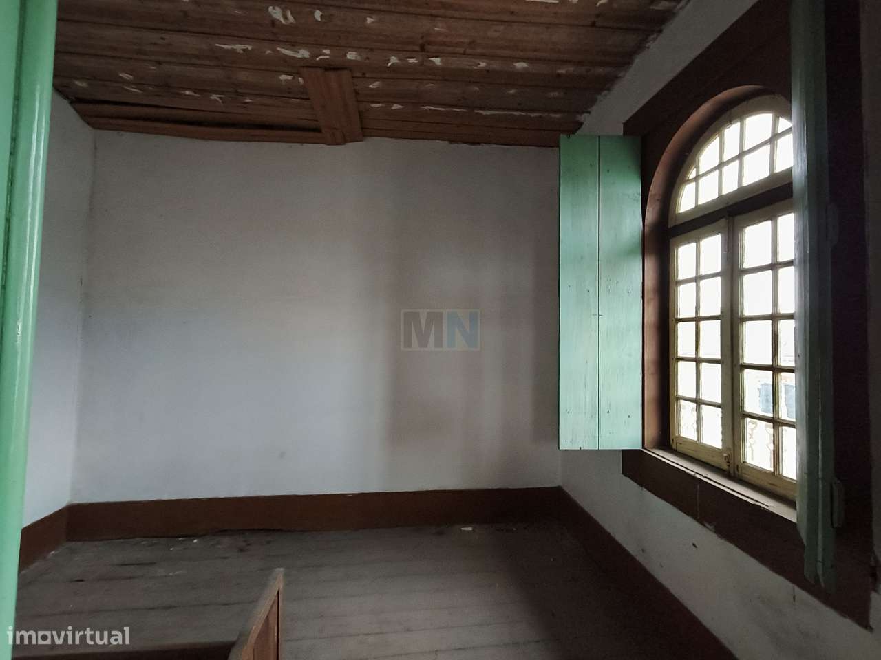 Prédio para Renovação Total-6