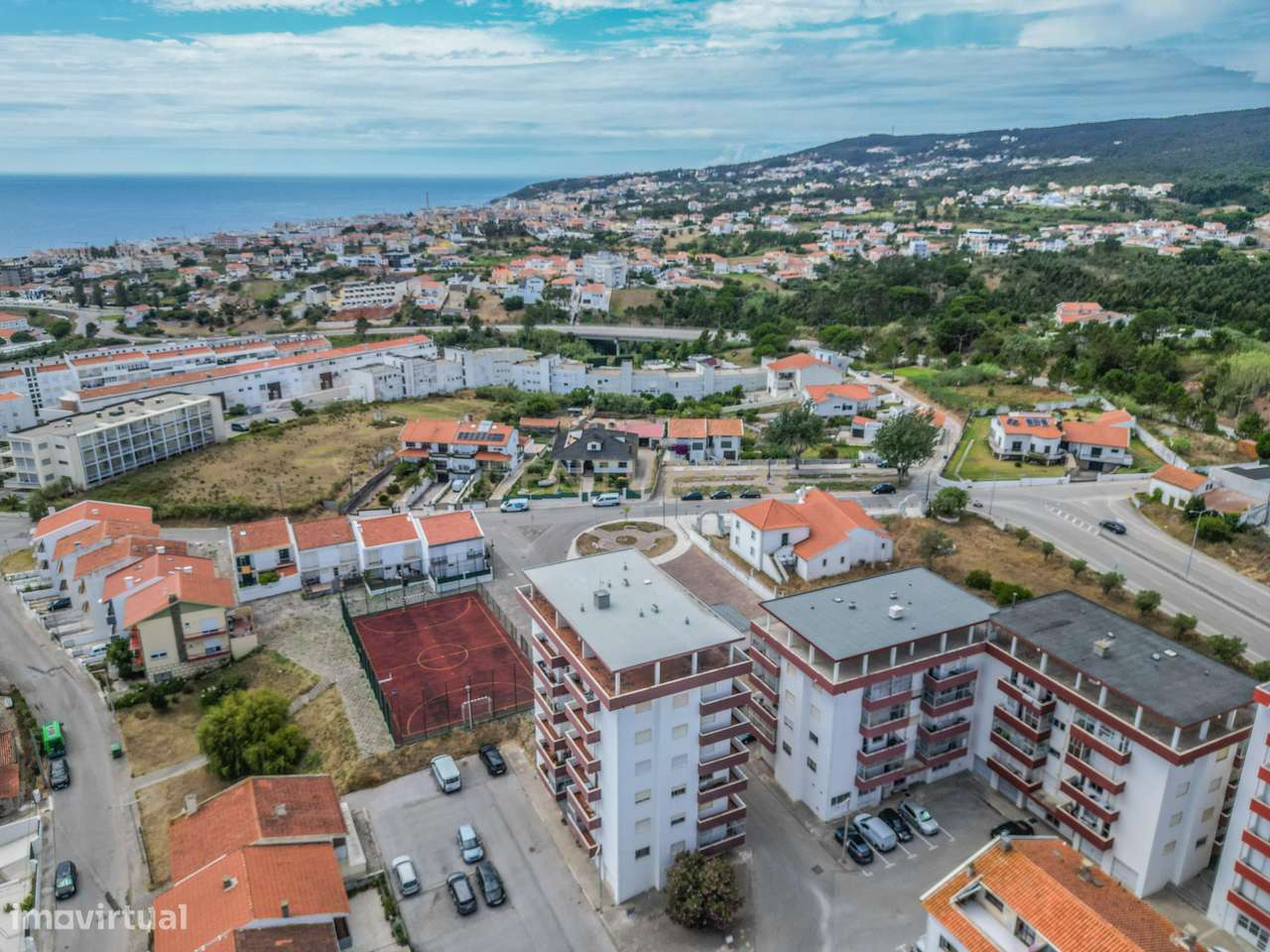 Apartamento T3 em Buarcos, a 900 metros da Praia, com elevador e excel-31