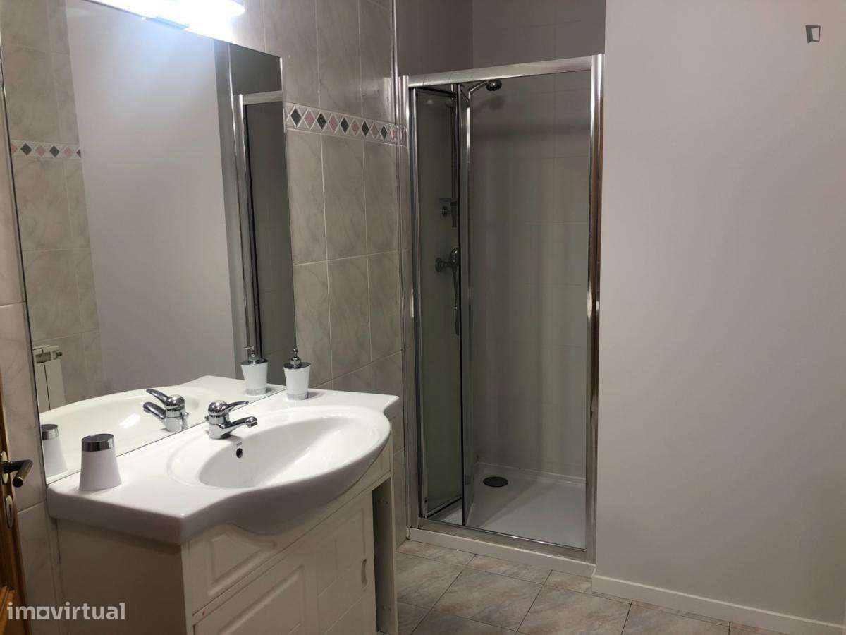 Quarto - localizado em Leiria - Grande imagem: 4/6