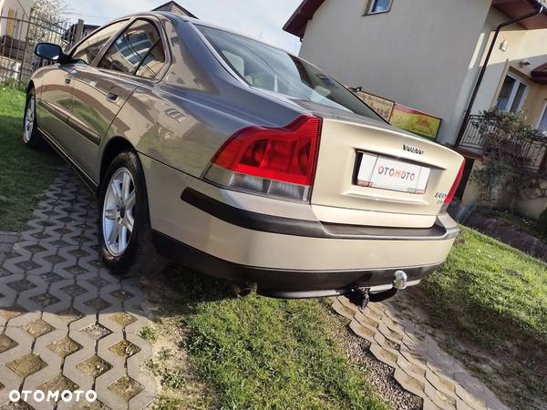 Volvo S60 2.4 Kinetic - 10