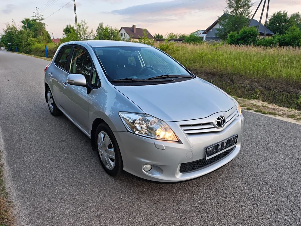 Toyota Auris I (2006-2012) 1.6 Valvematic Life 2011