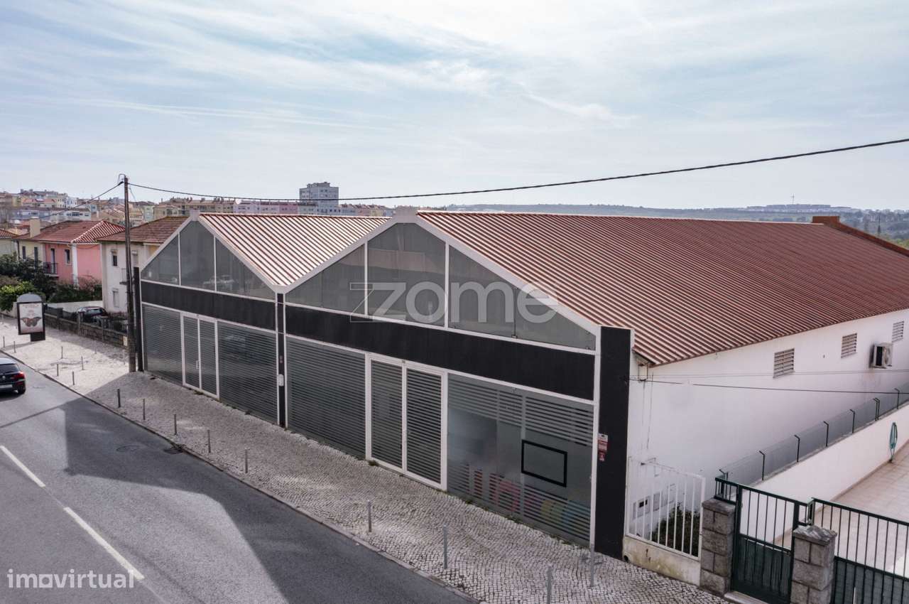 Armazém em artéria movimentada de Queluz, com ABC 796m2 - Grande imagem: 2/22