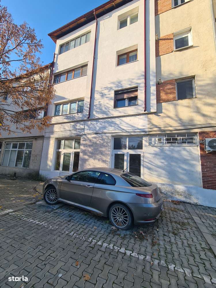 Spatiu comercial zona Gara Adjud-10