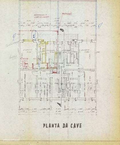 Apartamento T2 | Para remodelação | Alvalade-24