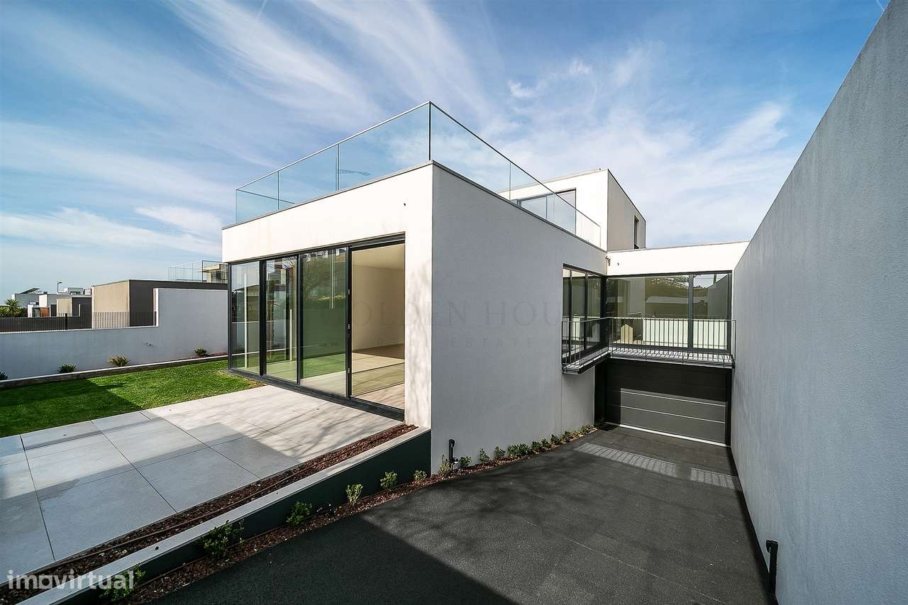 Moradia T4 de Luxo em Canidelo com Vista Mar | Golden Hour Real Estate-14