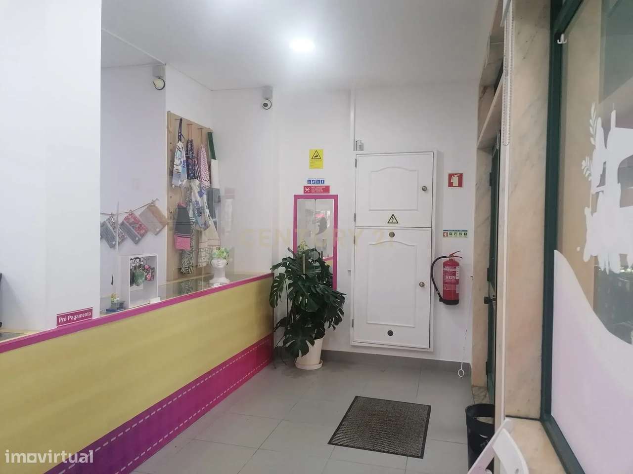 Trespasse de Atelier de Costura em Massamá - Excelente Localização - Grande imagem: 2/12