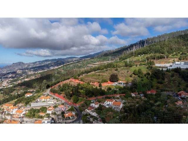 Quinta de Luxo com Duas Moradias e Vista Mar – Um Refúgio Exclusivo no-40