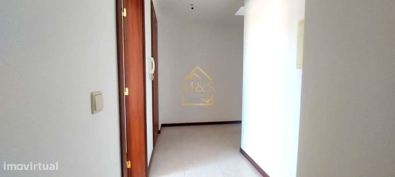 Apartamento T4 Duplex - Varandas - 2 Lug.Garagem - Porto-7
