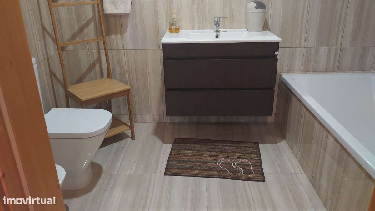 Vendo Apartamento T2 Semi-Novo Excelentes Áreas Centro Póvoa de Varzim-14