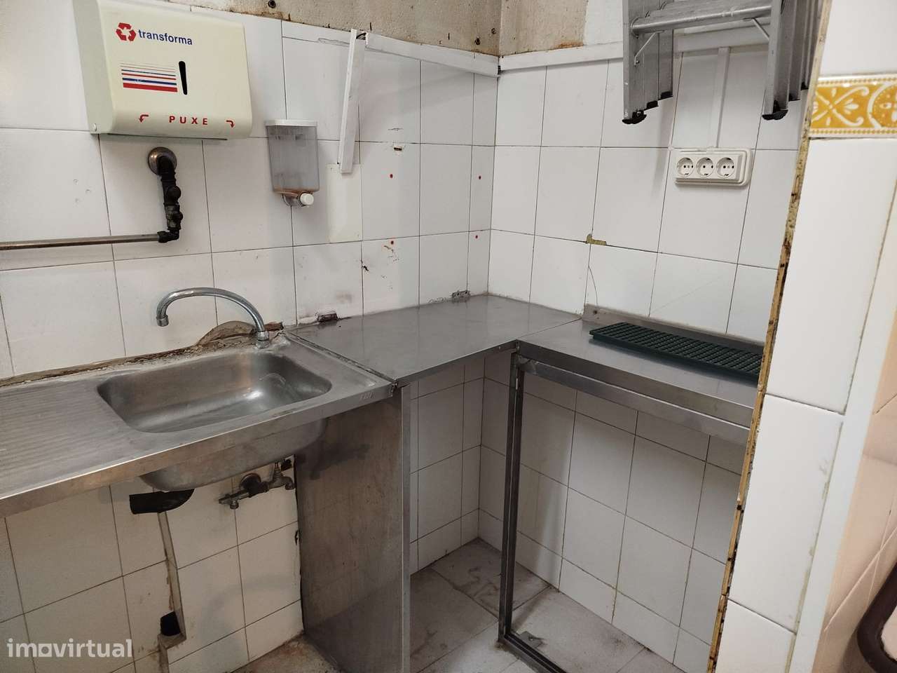 Oportunidade de Investimento — Loja à Venda no Lumiar por 50.000 €-8