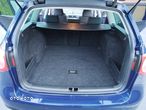 Volkswagen Passat 2.0 TDI DPF BlueMot Trendline - 31