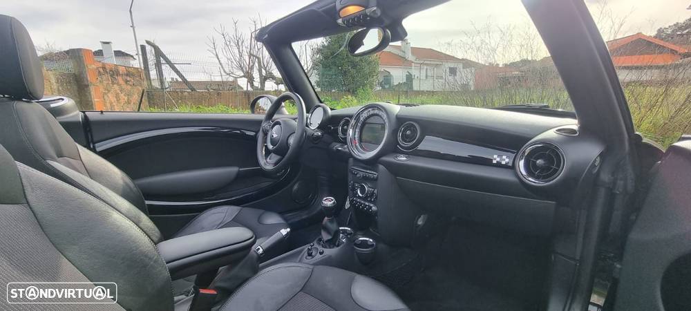 MINI John Cooper Works Cabrio - 11