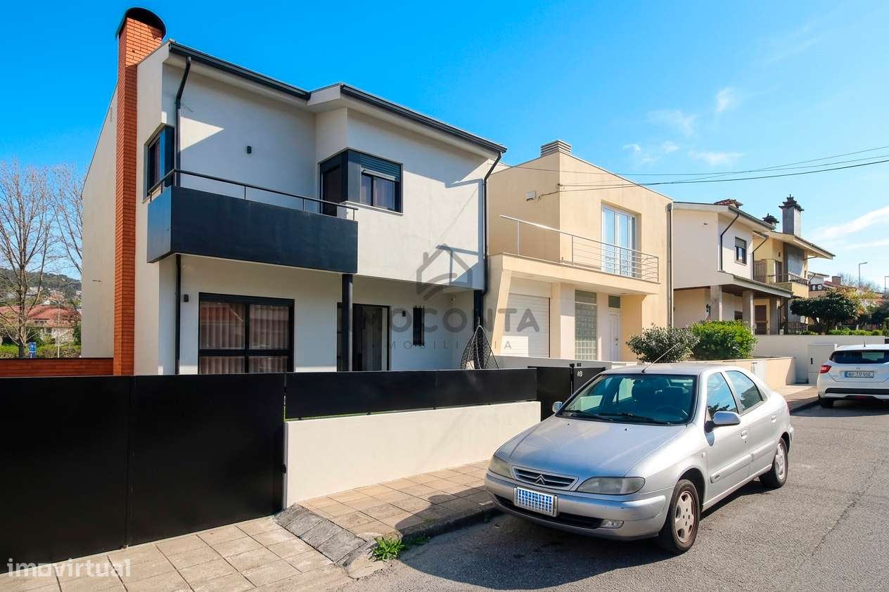 Moradia T3 de 3 Frentes Centro de Valongo-29