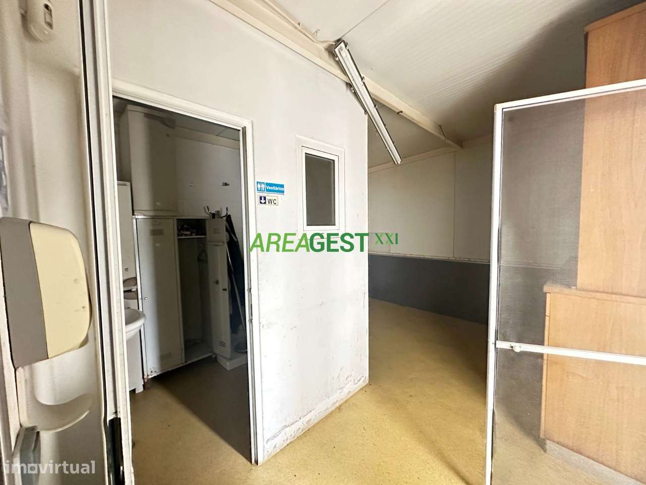 Prédio em propriedade total em Charneca de Caparica-3