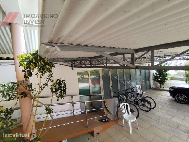 Moradia Bifamiliar T6 com Excelentes Áreas e Conforto-6