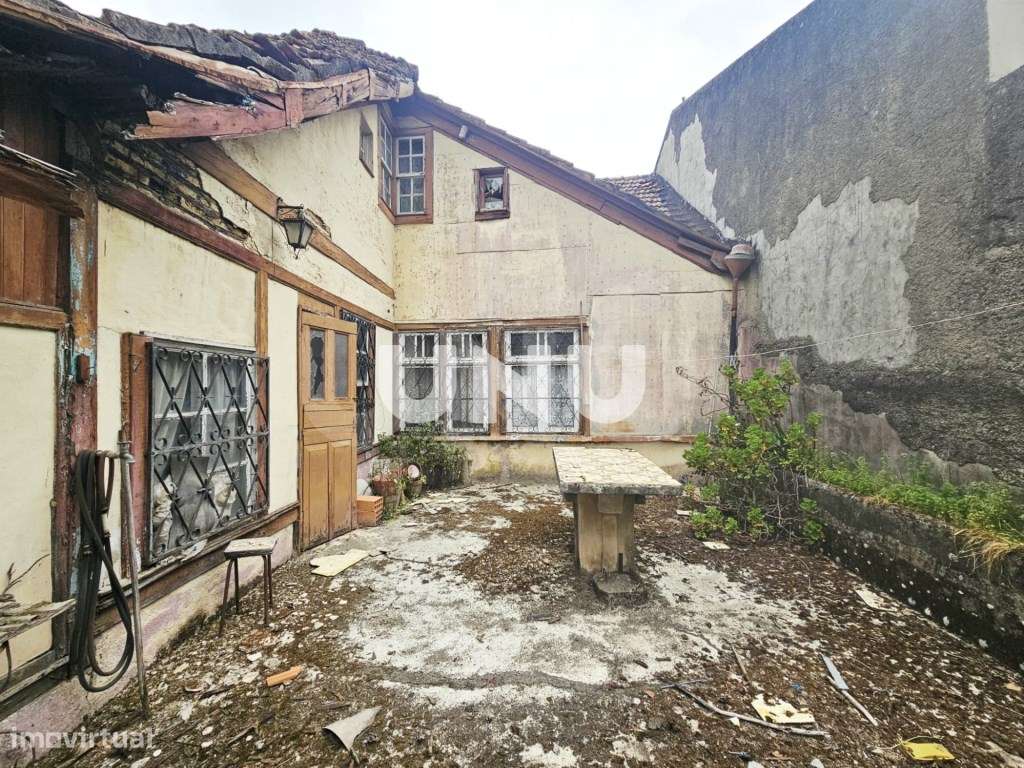 Moradia T5 - Pleno Centro Histórico de Viseu-15