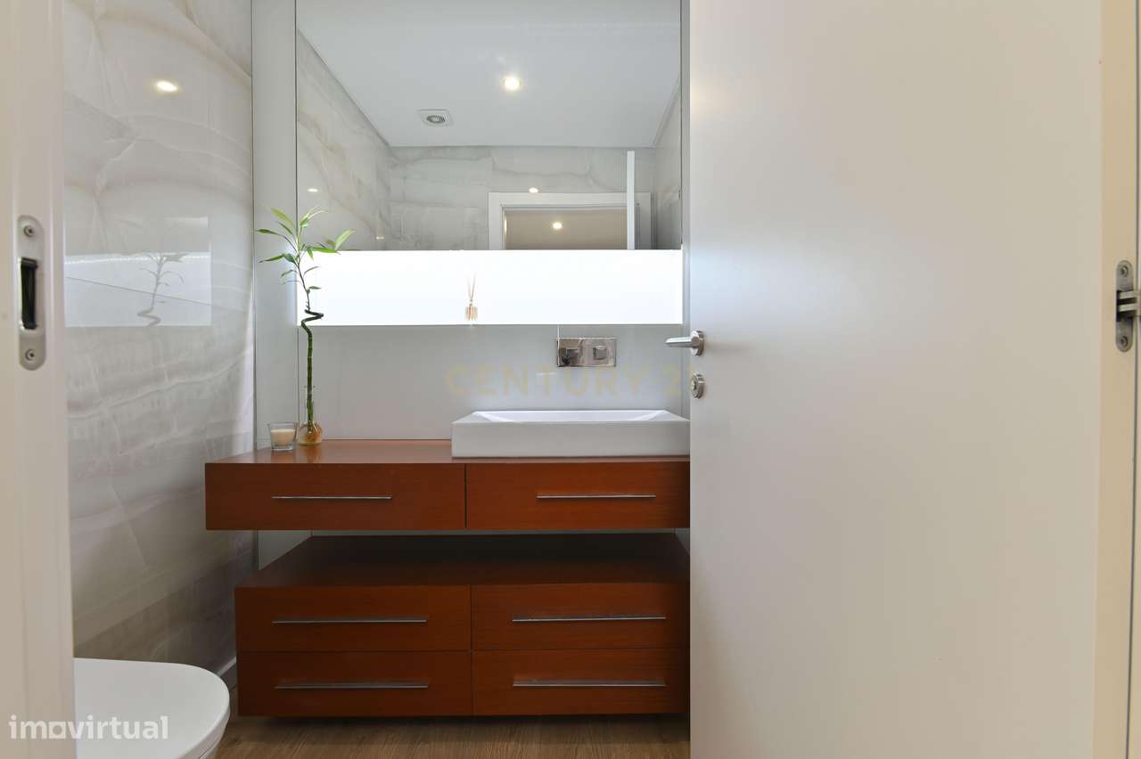 Apartamento T3 de Luxo com Box para 2 Carros — Quinta das Marianas, Pa-14