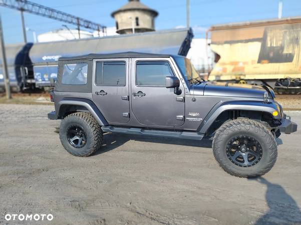 Jeep Wrangler - 21