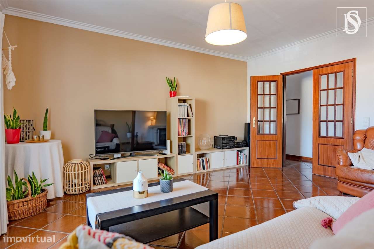 Apartamento T4 c/ Garagem-8