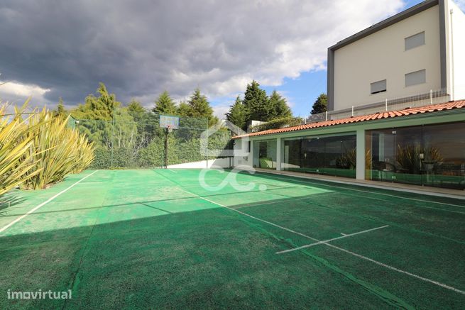Moradia T5 nos Carvalhais com jardim, piscina e campo de jogos.-17