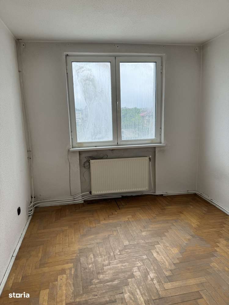 Vand apartament cu 4 camere decomandat-5