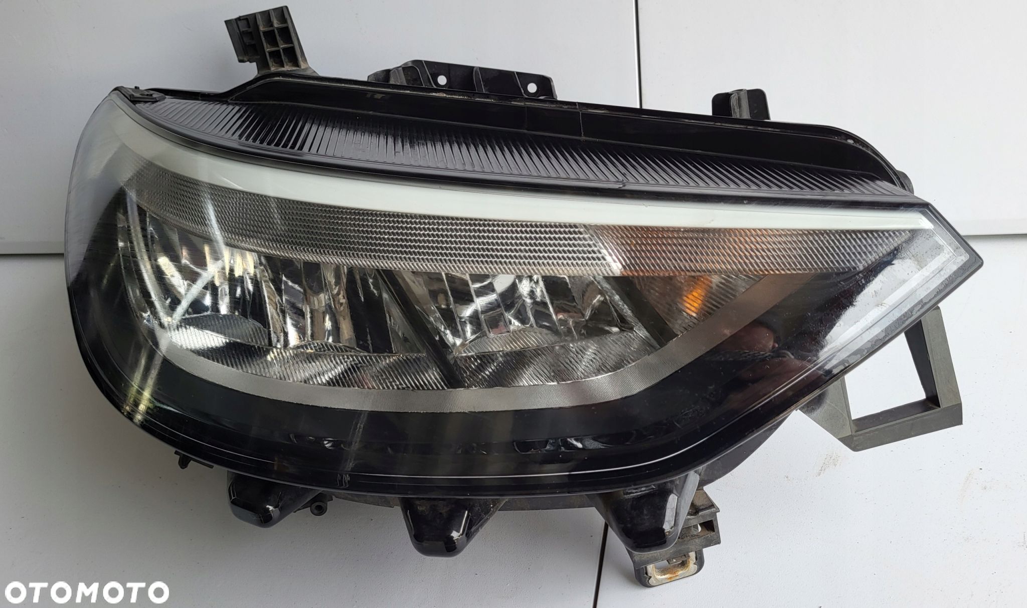 VW ID3 2019- FULL LED PRAWY 10B941006 A - 1