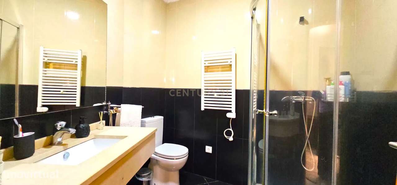 Moderna Moradia T4 com Piscina em Aldreu, Barcelos-33