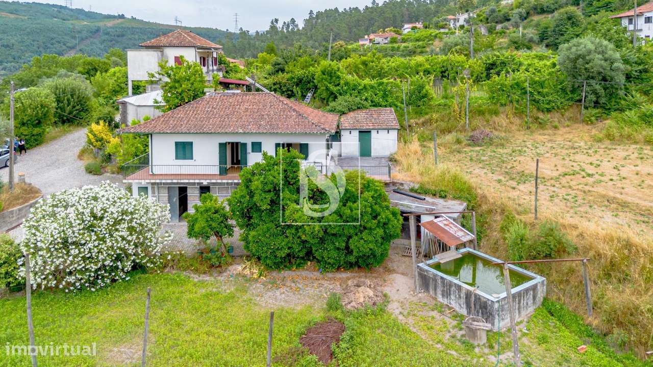 Moradia T3 em Vila Chã do Marão-4