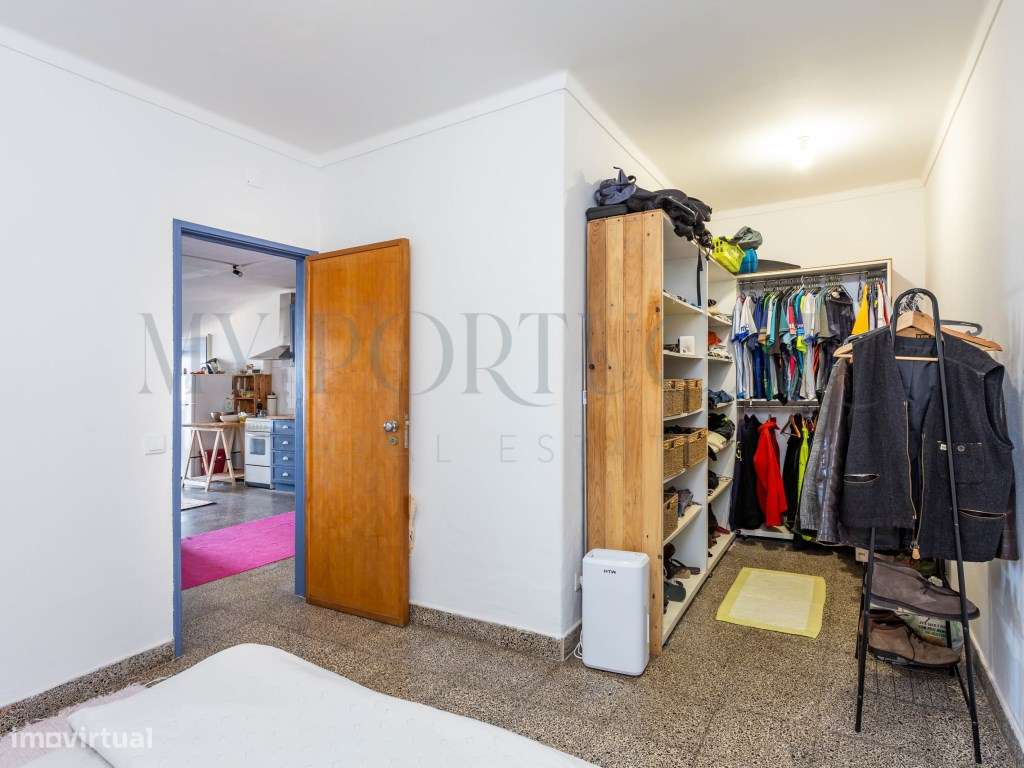 Apartamento T1 + 1 com logradouro e garagem no Coração de Bicesse -... - Grande imagem: 5/31