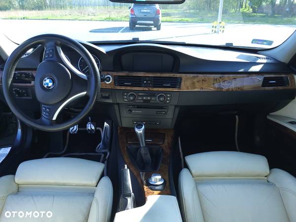 BMW Seria 3 325i - 17