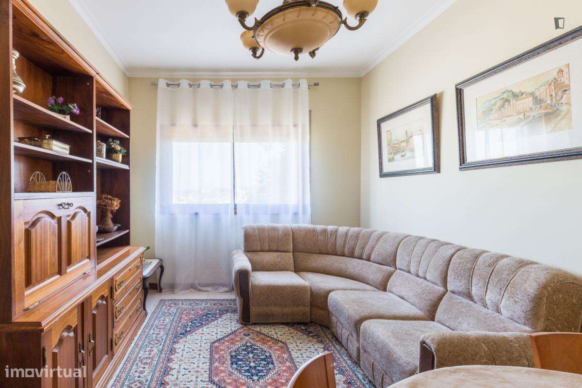 Quarto - localizado em Valongo Porto - Grande imagem: 5/20