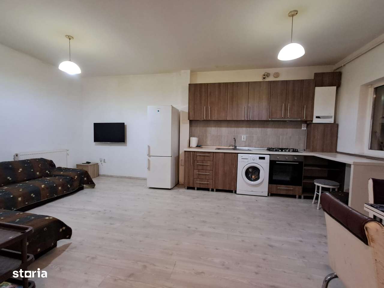 Apartament 2 camere, gradina 67 mp, parcare Floresti zona Terra-2