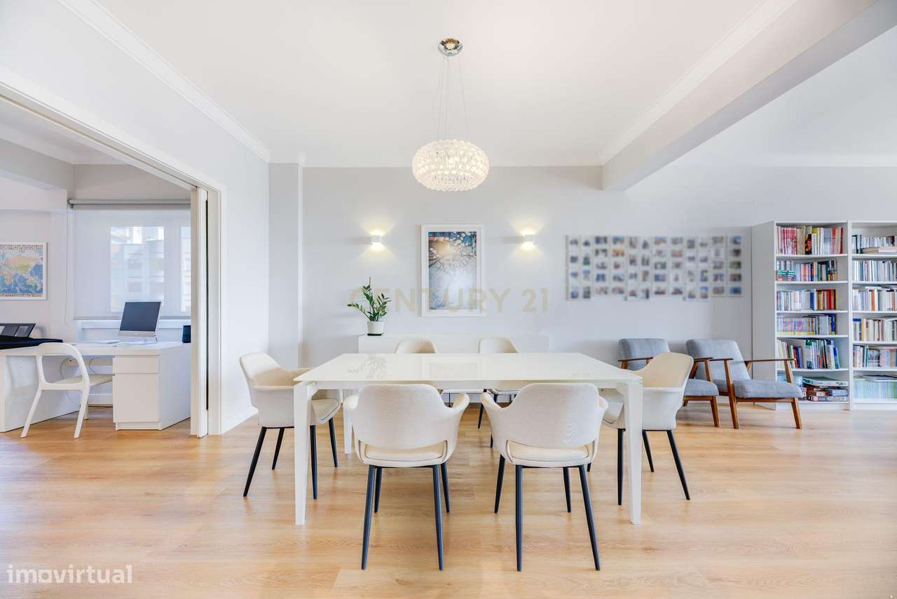 Fantástico T4 Alvalade com varandas, estacionamento e arrecadação-5