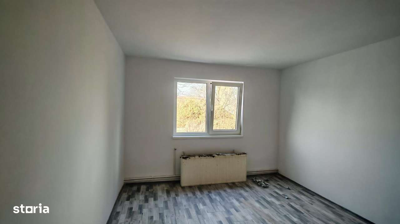 Garsoniera 22 mp,transformata din camera de camin,recent renovata.-0