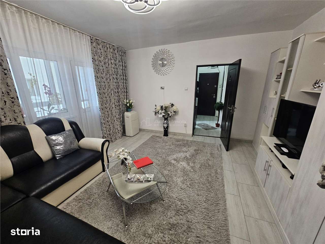 Resita, 3 Cam. Cf. 1, Et. 1, Bulevard, Micro 4 - Imagine principală: 2/20