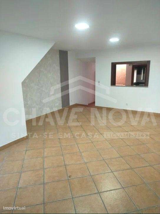 Moradia T2 geminada em Ramalde-10